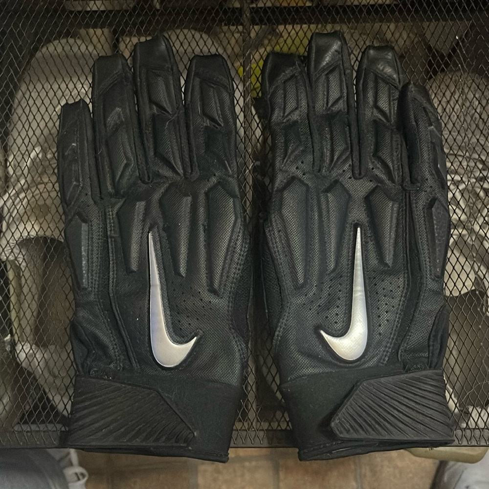 Nike D tack 6 gloves
